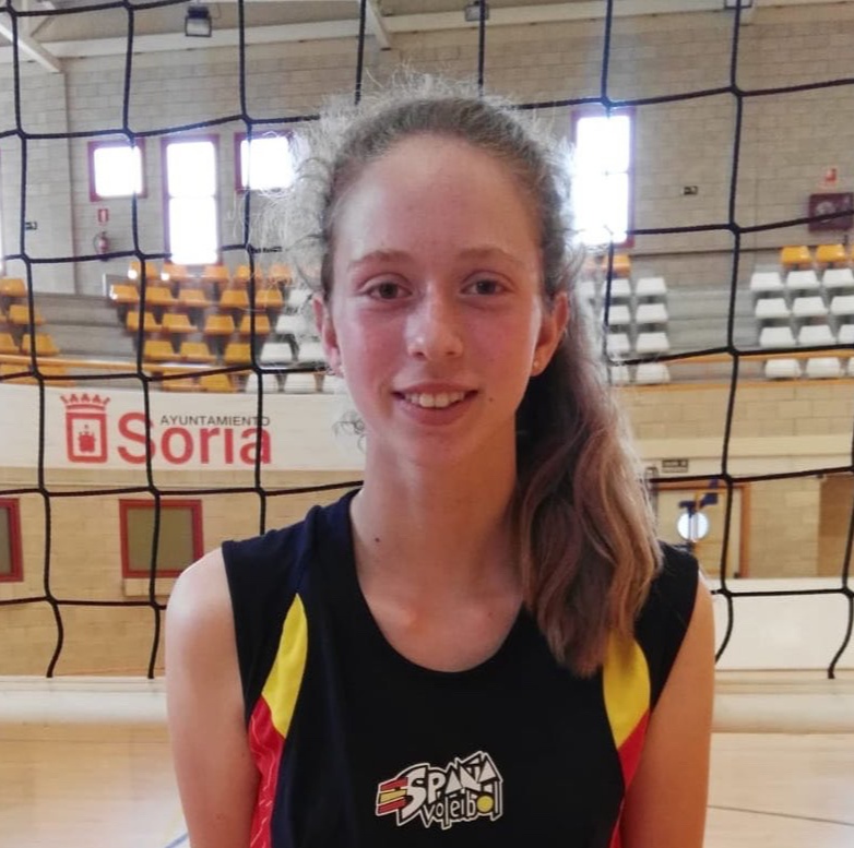 Elisa Martínez Heredia wurde in die spanische Volleyball-Nationalmannschaft für Mädchen U16 einberufen.