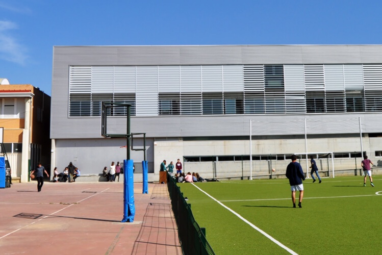 Anlage und Schulgebäude